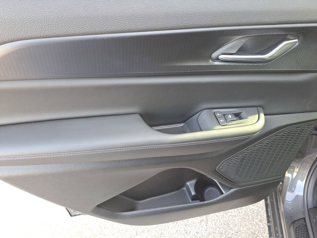 New 2025 Jeep Grand Cherokee L Altitude image 16