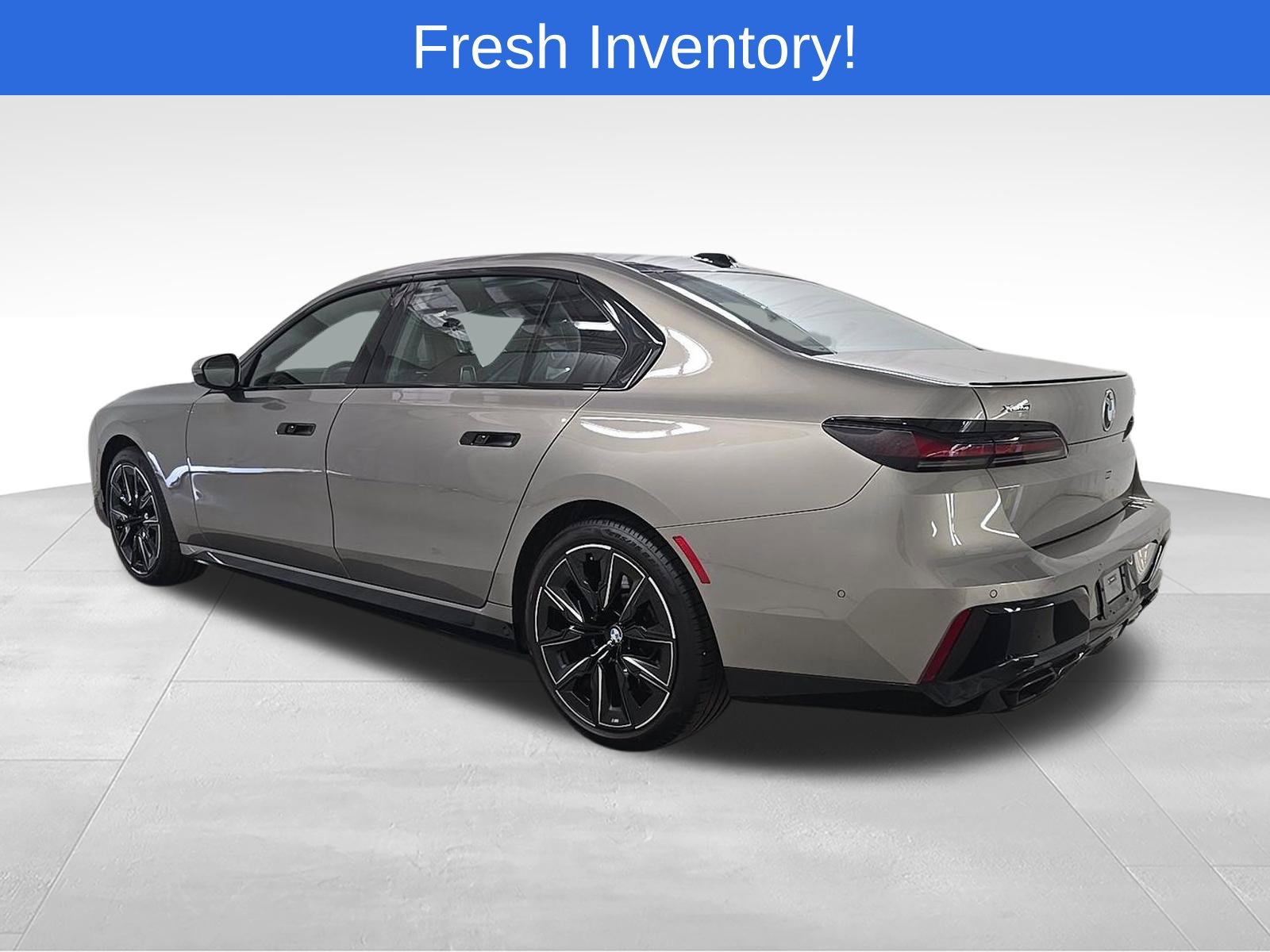 Used 2024 BMW 760i xDrive w/ Executive Package AWD/4WD image 18
