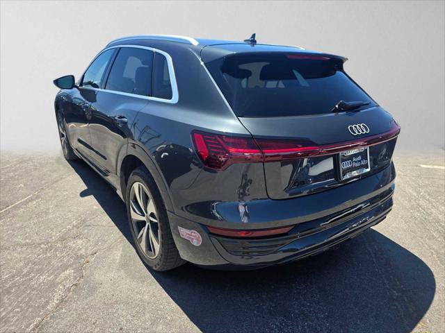 Used 2024 Audi Q8 e-tron Premium Plus AWD/4WD image 5