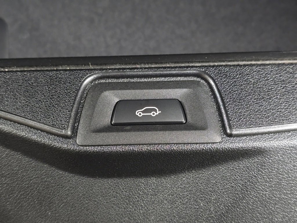 Certified 2023 BMW X5 xDrive40i w/ Executive Package image 12