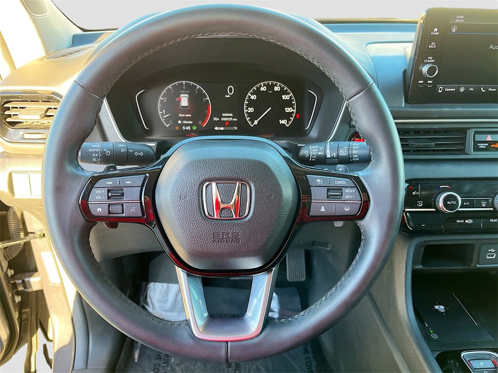 Used 2025 Honda Pilot EX-L image 11