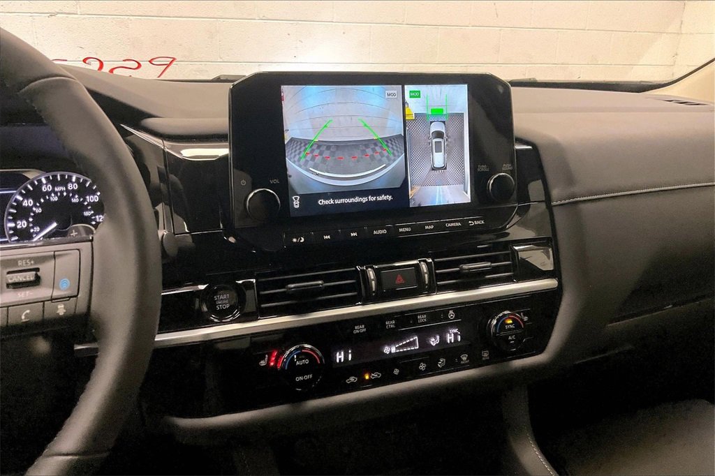 Certified 2025 Nissan Pathfinder SL image 5