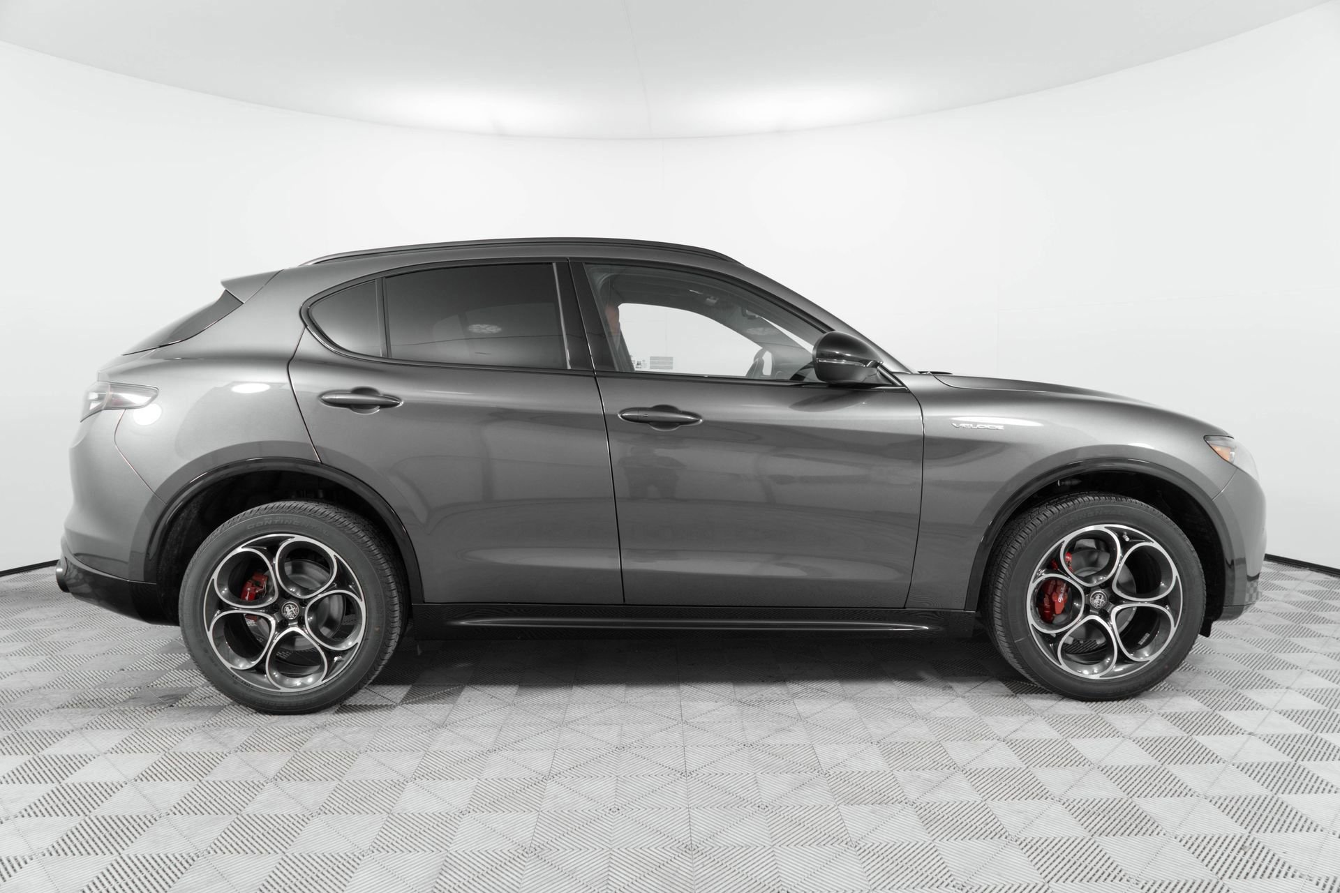 New 2025 Alfa Romeo Stelvio Sprint w/ Veloce Package image 8