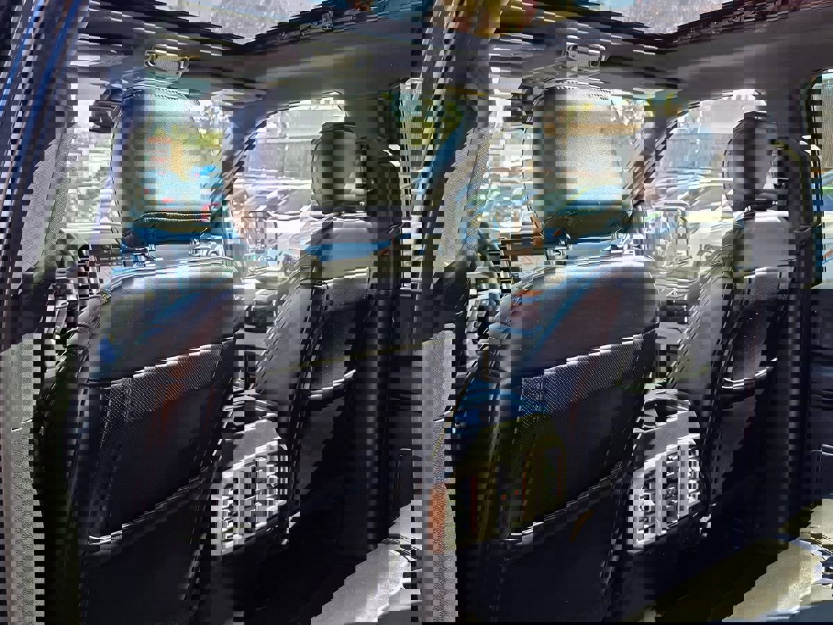 Used 2015 Ford F150 Platinum w/ Equipment Group 701A Luxury image 27