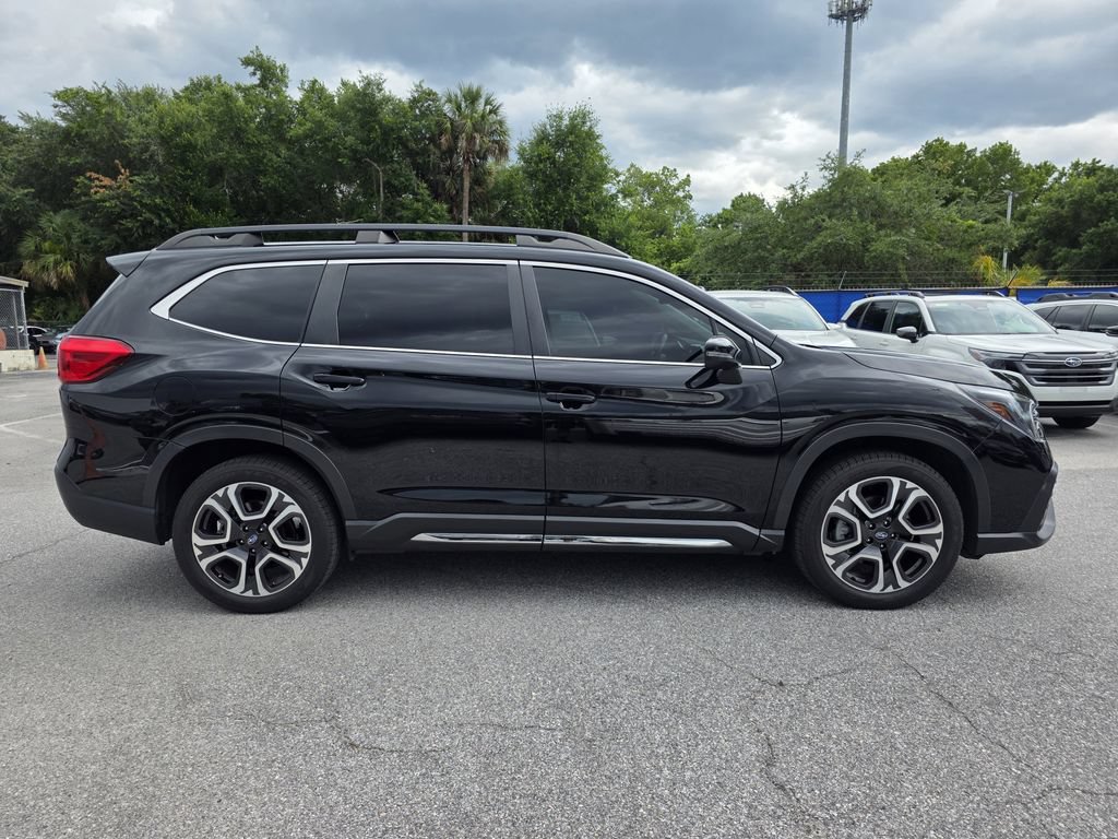 Used 2023 Subaru Ascent Limited AWD/4WD image 2