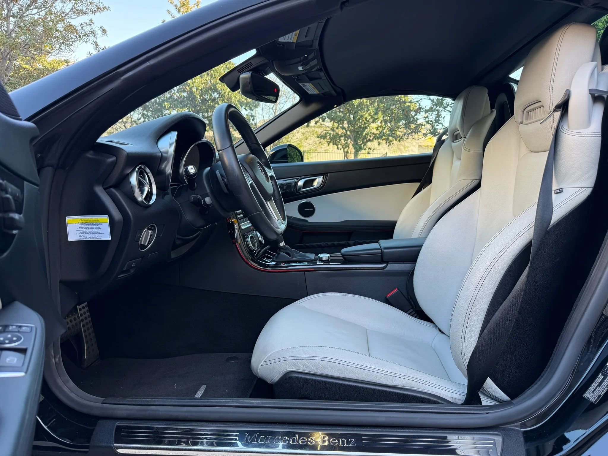 Used 2013 Mercedes-Benz SLK 250 image 19