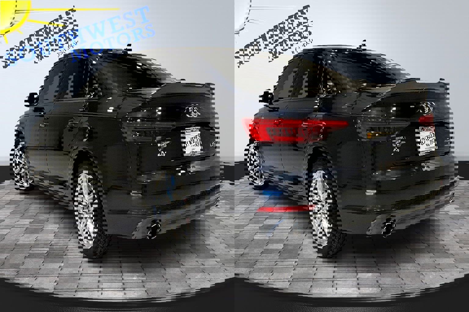 Used 2017 Audi A4 2.0T Premium w/ Convenience Package image 4