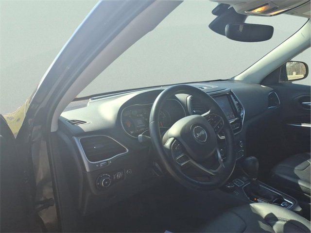 Used 2019 Jeep Cherokee Limited w/ Technology Group image 11