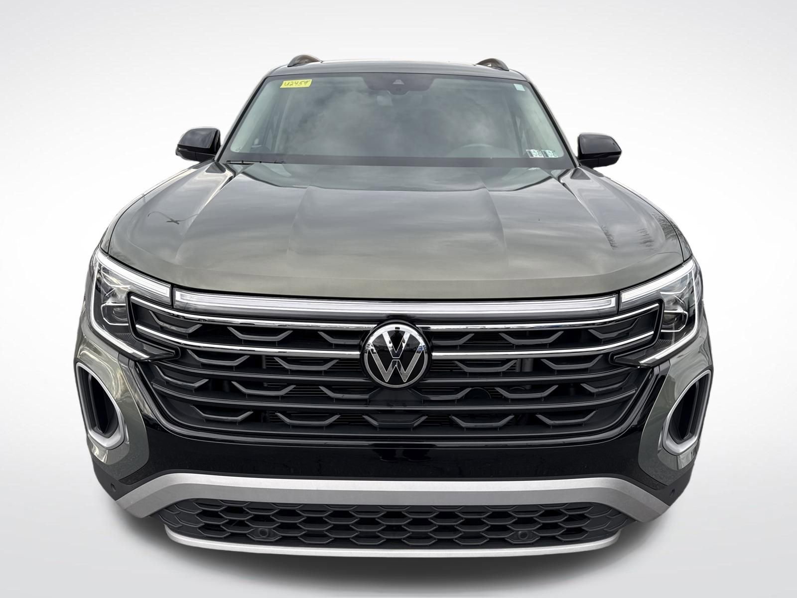 Certified 2025 Volkswagen Atlas Peak Edition SE image 10
