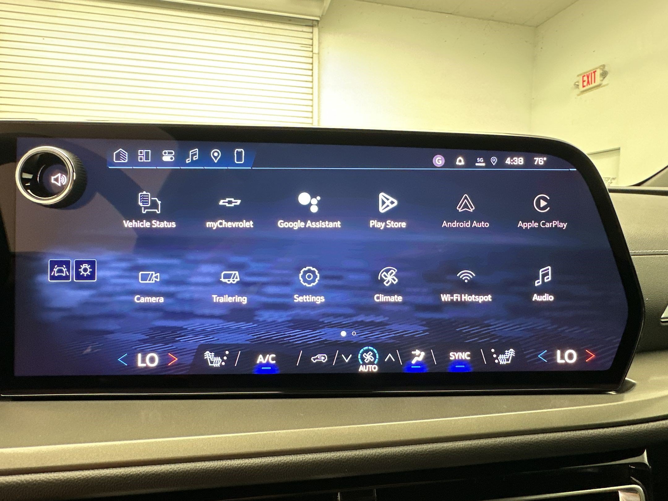 New 2026 Chevrolet Traverse LT w/ Driver Confidence Package AWD/4WD image 21