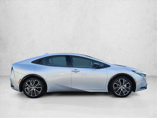 Used 2025 Toyota Prius XLE image 4