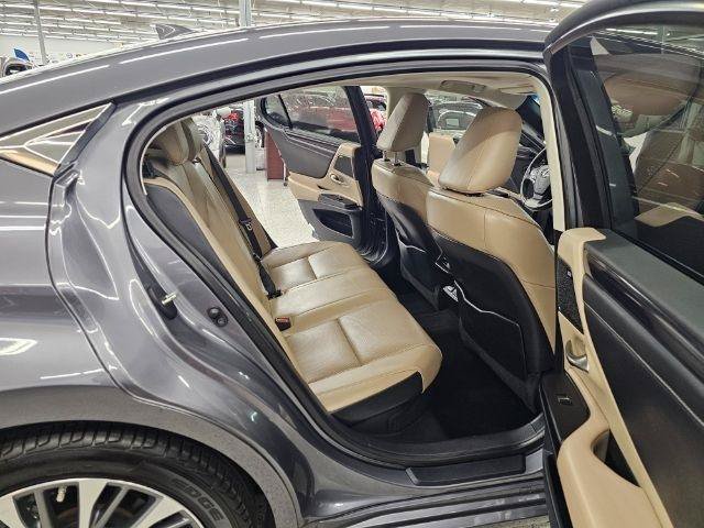 Used 2021 Lexus ES 300h w/ Premium Package FWD image 32