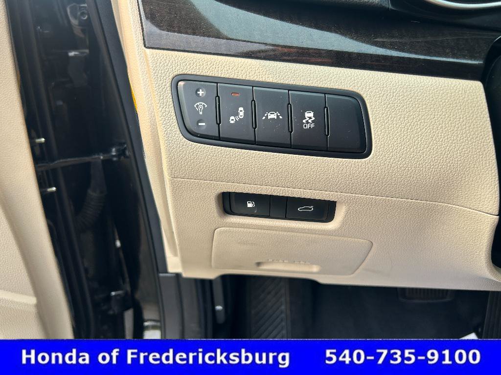 Used 2015 Kia Cadenza Premium w/ Technology Package FWD image 25