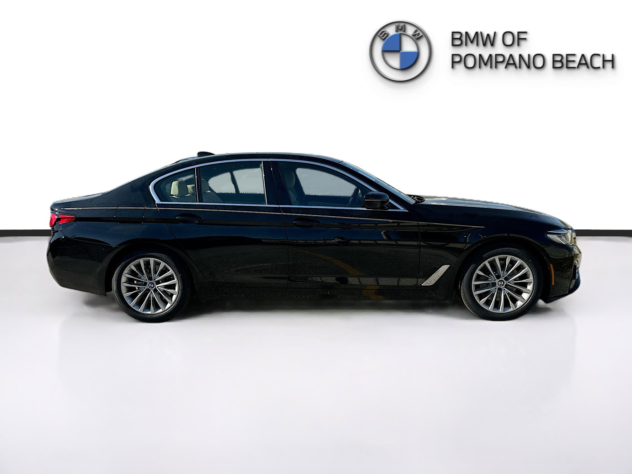 Used 2022 BMW 530i w/ Convenience Package image 8