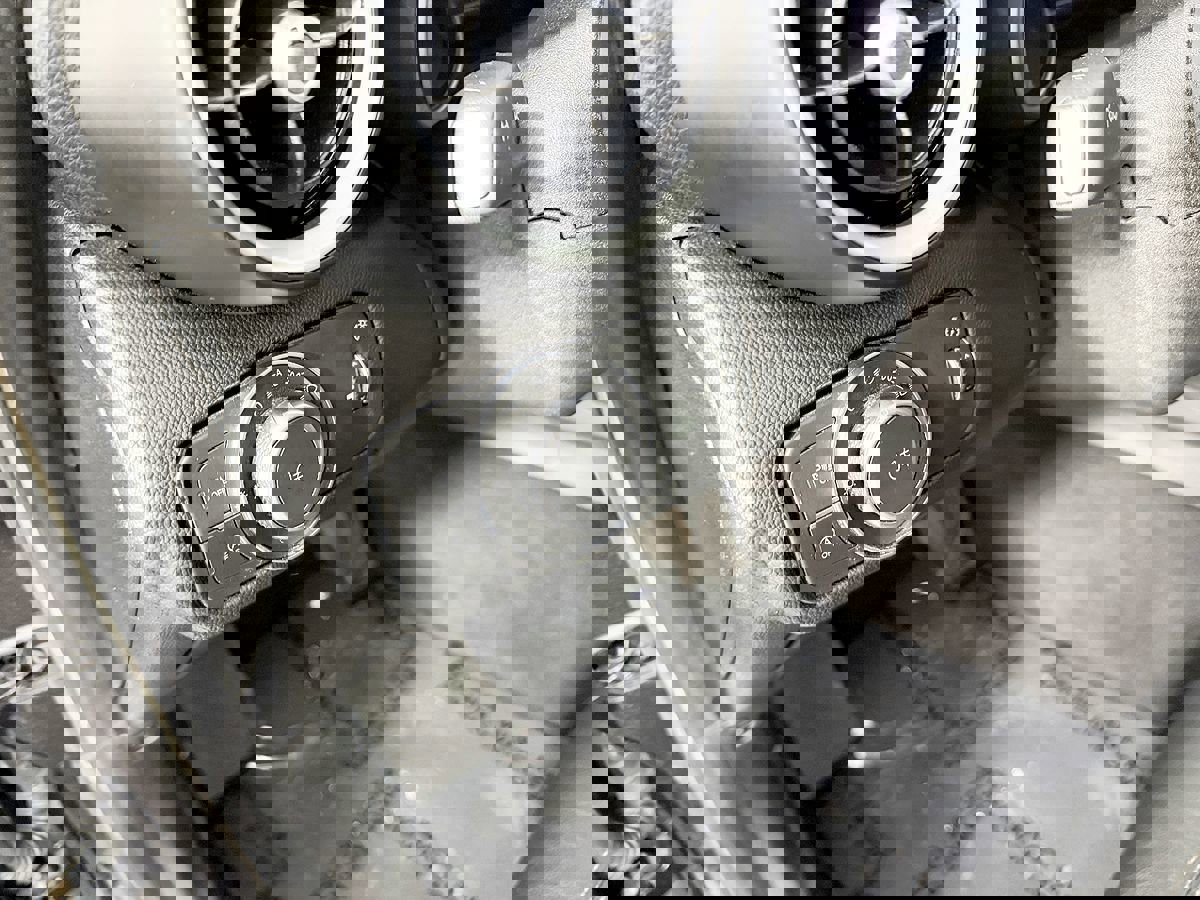 Used 2017 Alfa Romeo Giulia image 31