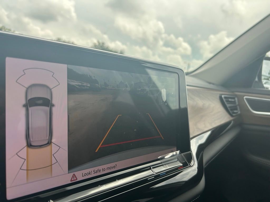 New 2026 Volkswagen Atlas SE image 14