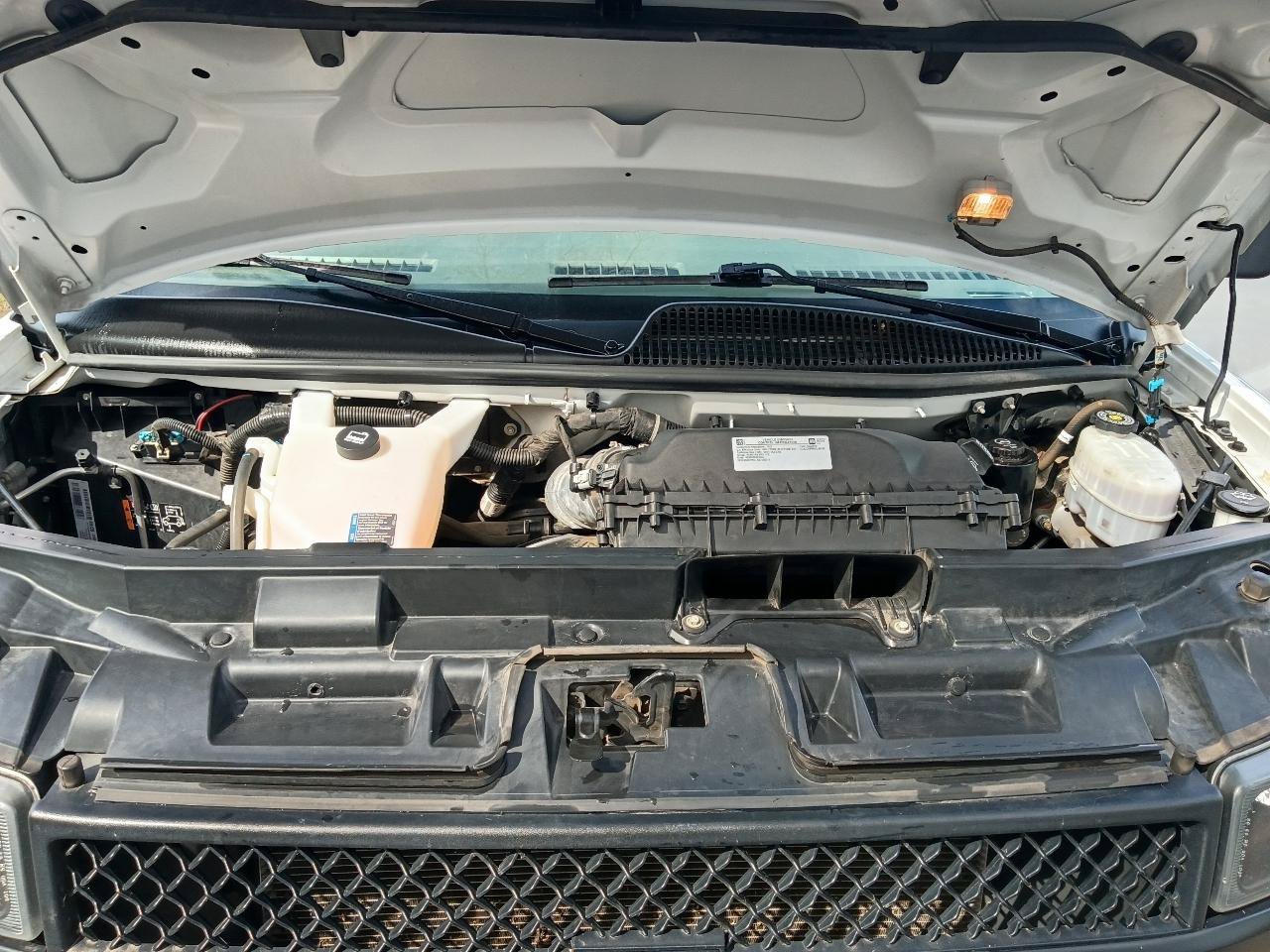 Used 2022 Chevrolet Express 3500 LS RWD image 32