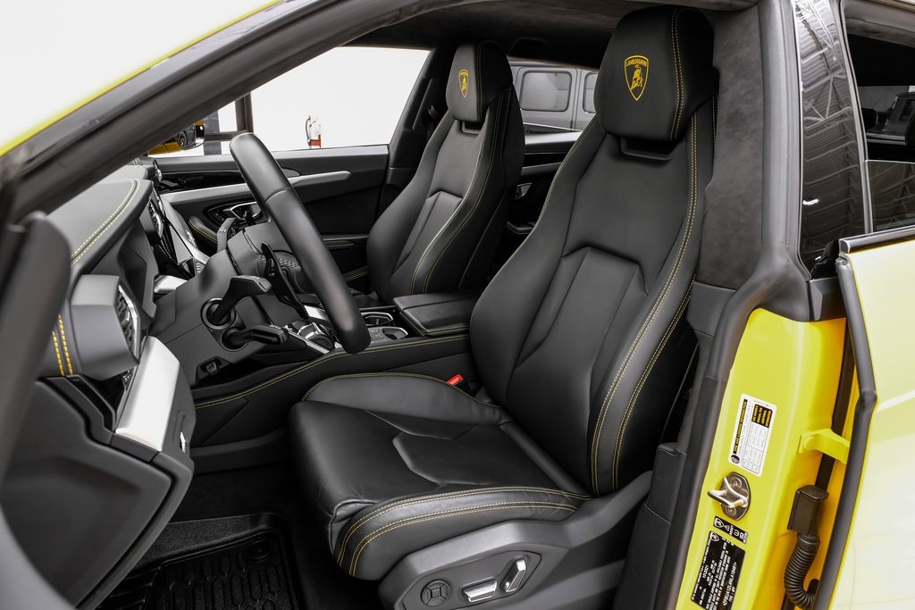 Used 2022 Lamborghini Urus image 25