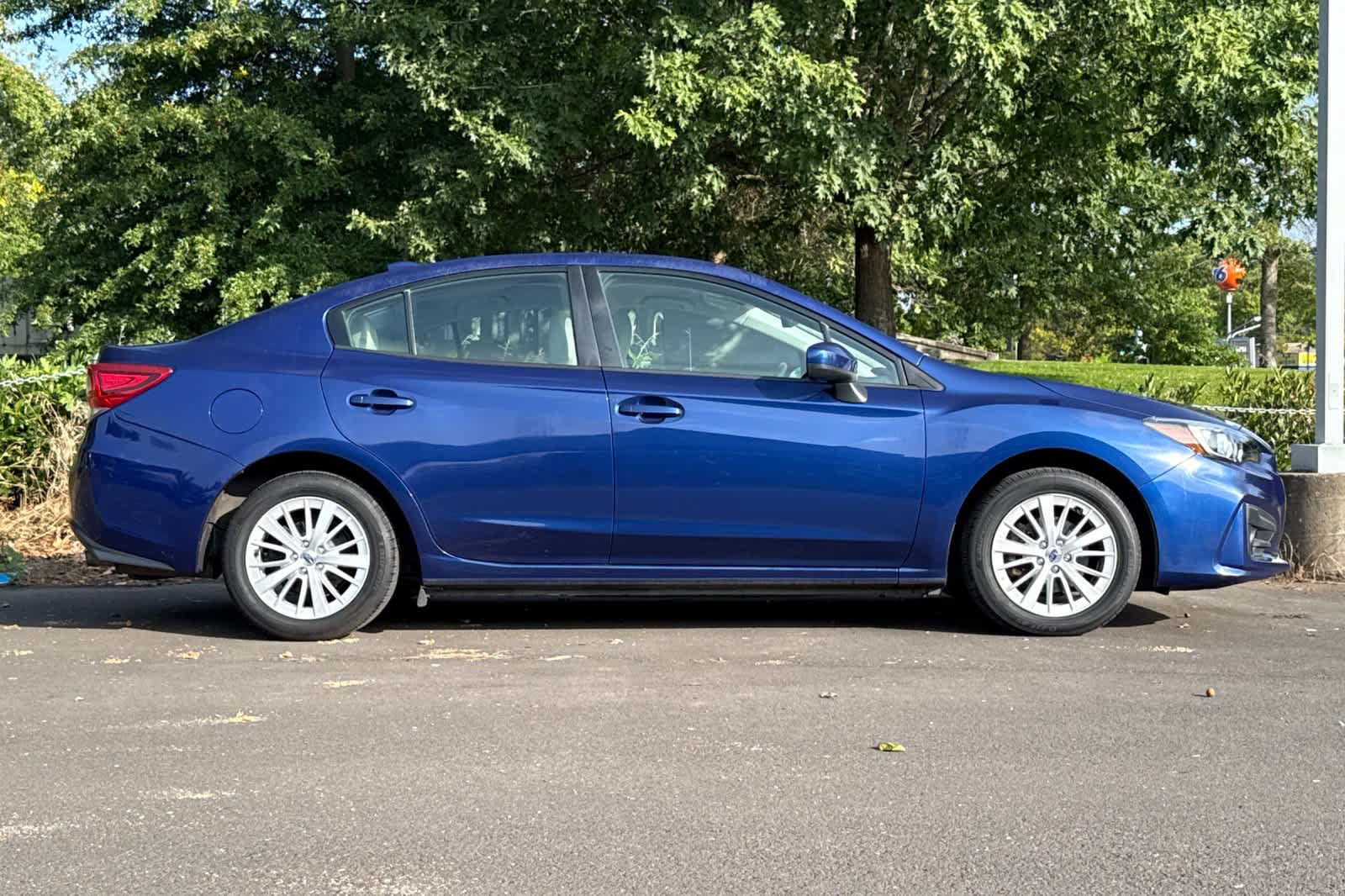 Used 2017 Subaru Impreza 2.0i Premium w/ Popular Package #1 AWD/4WD image 8
