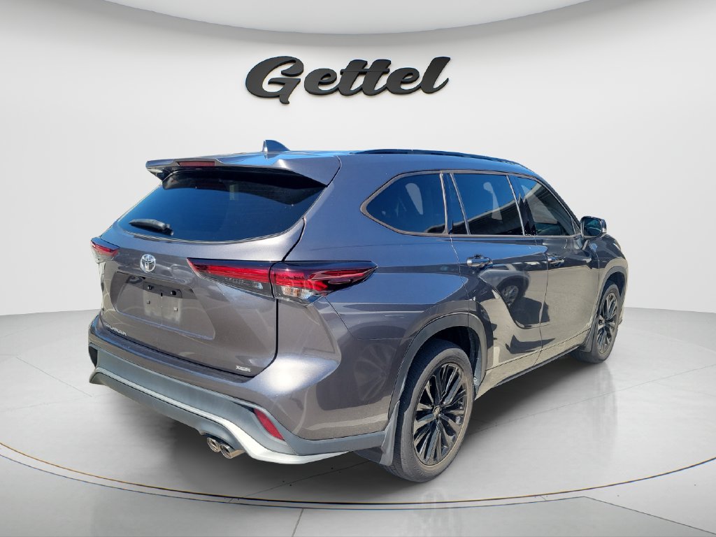 Used 2024 Toyota Highlander XSE FWD image 7