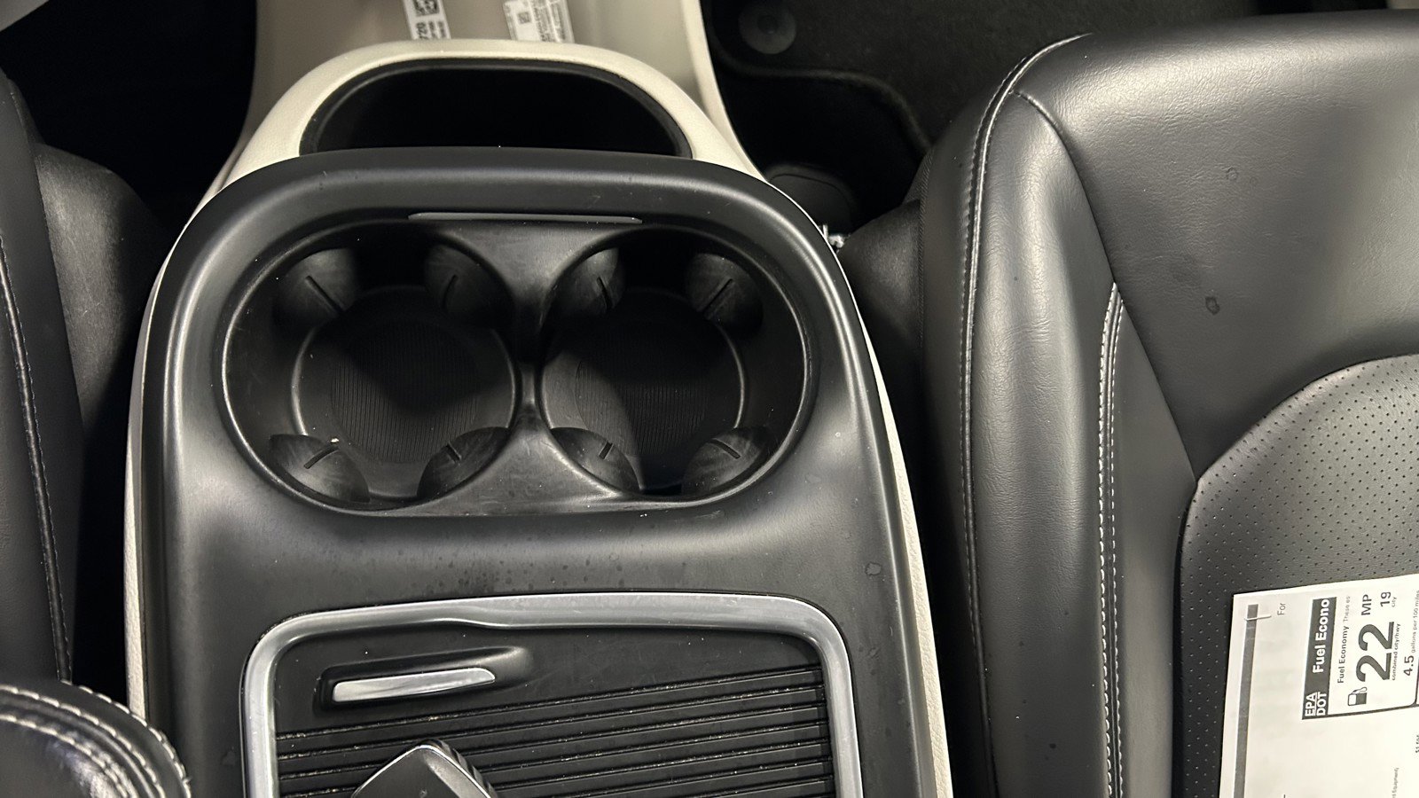 Used 2023 Chrysler Pacifica Touring-L image 36