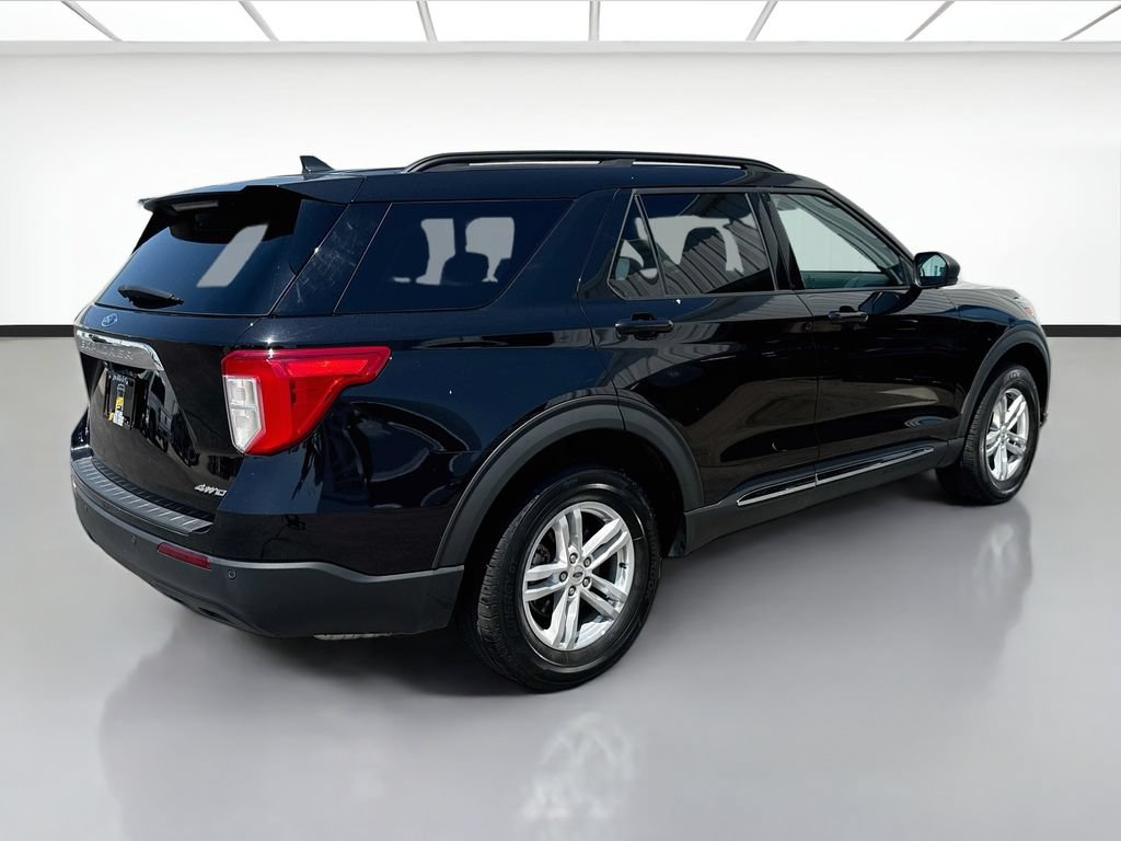 Used 2022 Ford Explorer XLT AWD/4WD image 5