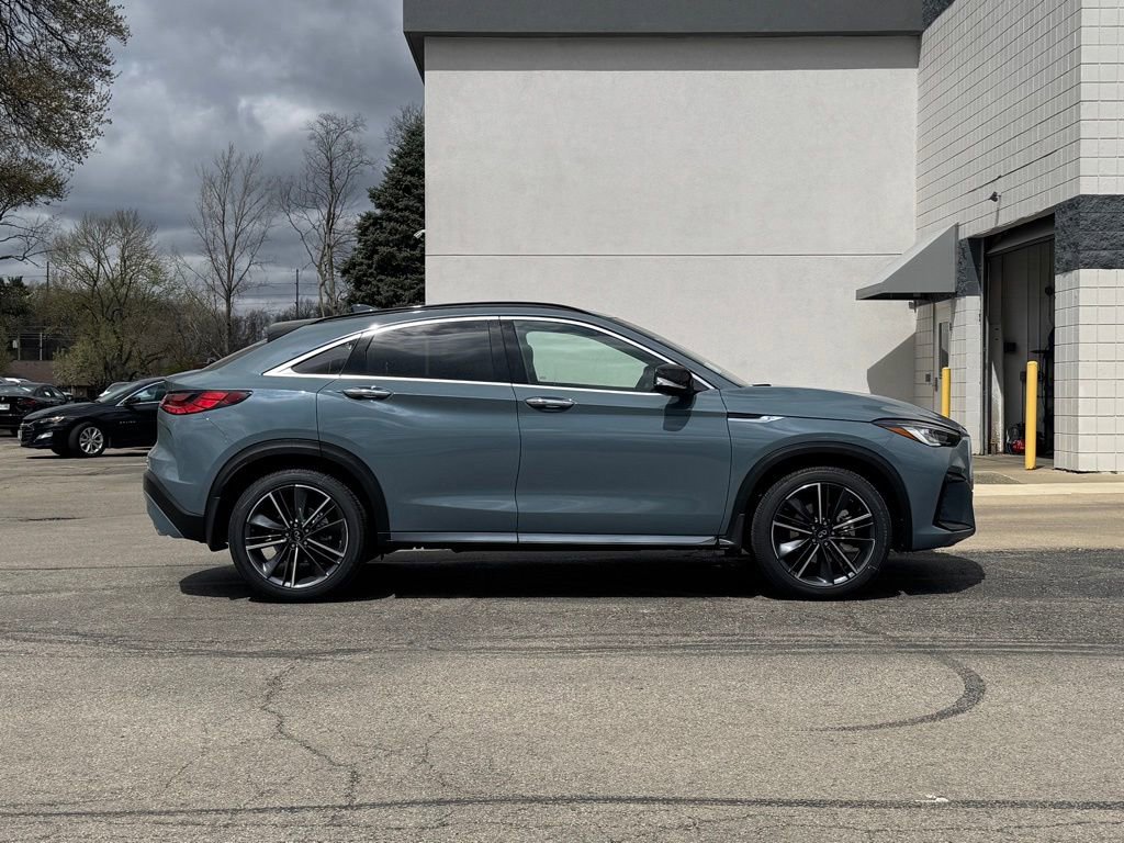 New 2025 INFINITI QX55 Luxe w/ Cargo Package image 2