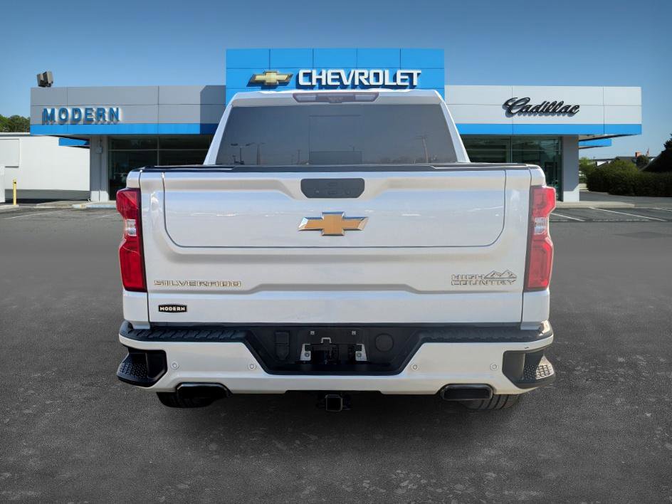 Used 2022 Chevrolet Silverado 1500 High Country w/ Technology Package image 6