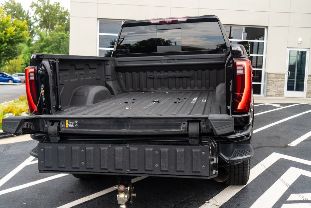 Used 2024 GMC Sierra 3500 Denali Ultimate AWD/4WD image 19