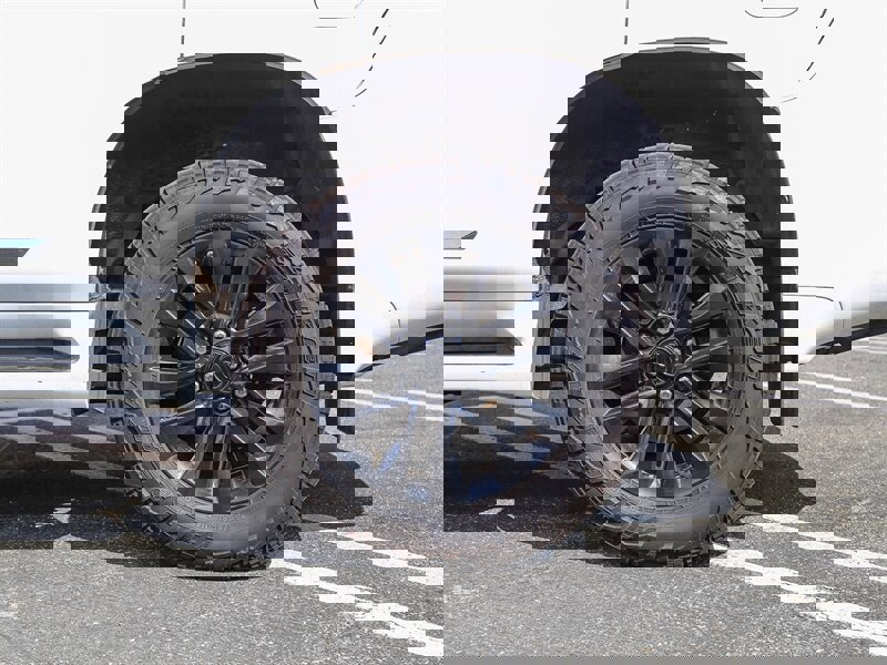 Used 2011 Lexus GX 460 w/ Comfort Plus Pkg image 13