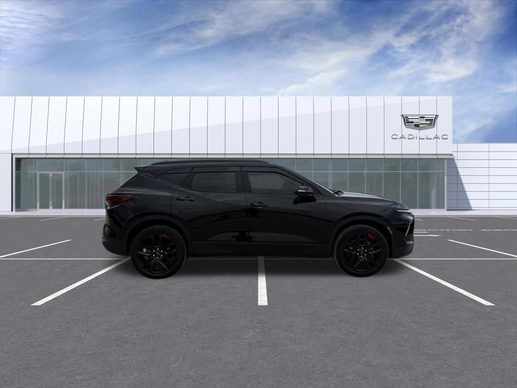 Used 2024 Chevrolet Blazer LT w/ Redline Edition FWD image 2