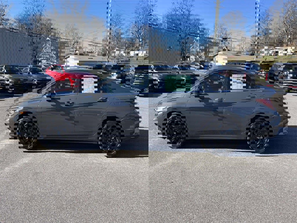 New 2026 Hyundai Elantra SEL Sport Premium image 2