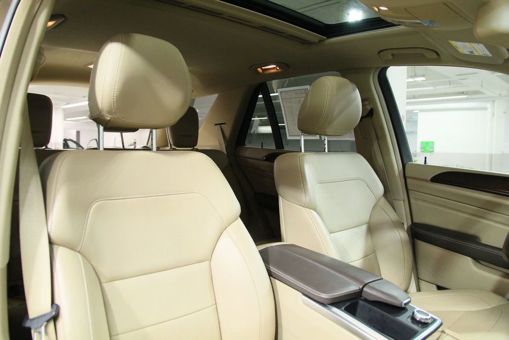 Used 2014 Mercedes-Benz ML 350 BlueTEC 4MATIC image 22