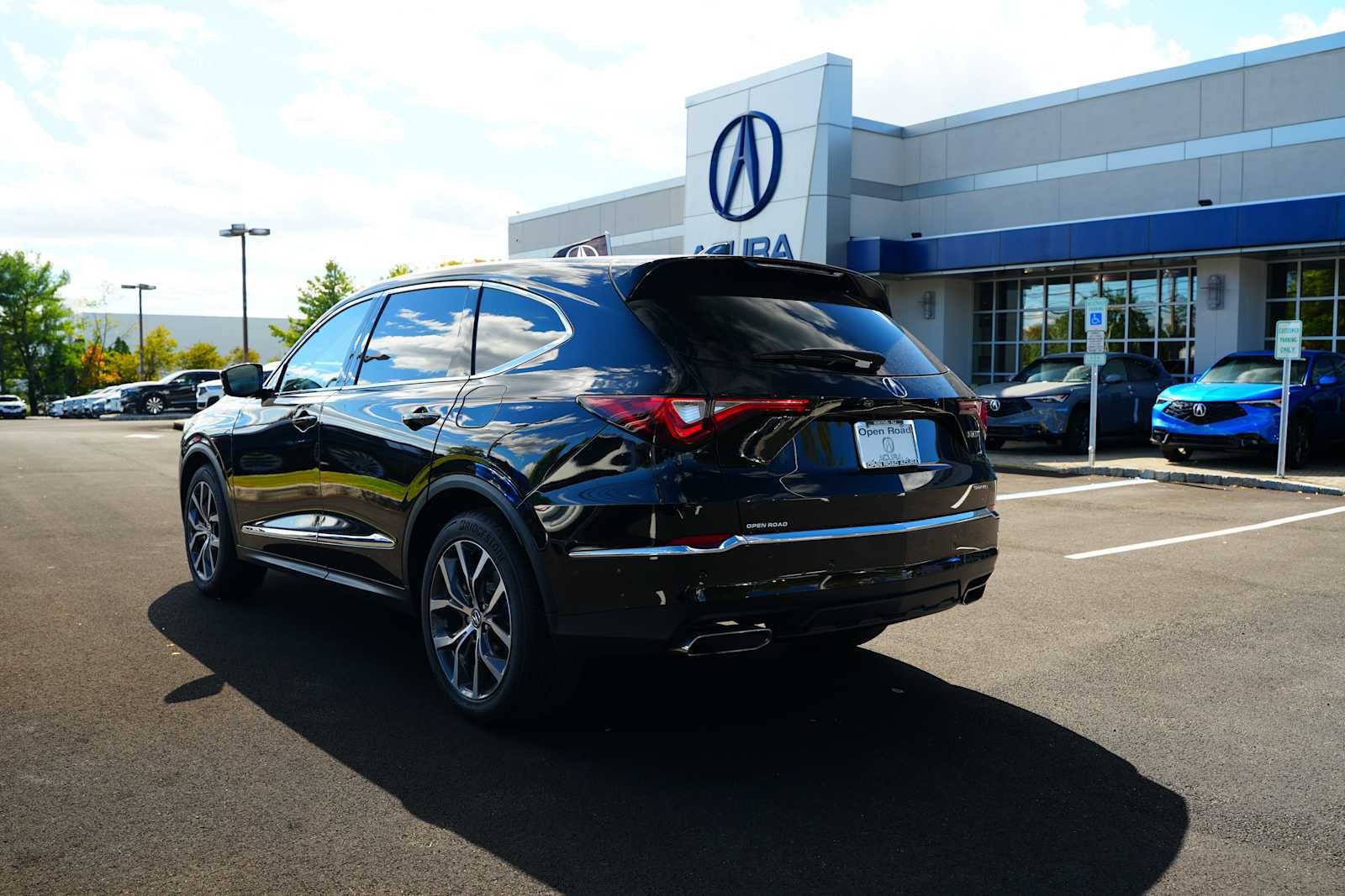 Used 2024 Acura MDX w/ Technology Package AWD/4WD image 5
