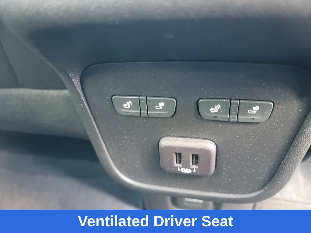 Used 2023 Chevrolet Equinox Premier AWD/4WD image 26