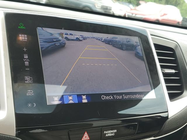 Used 2016 Honda Pilot Touring image 17