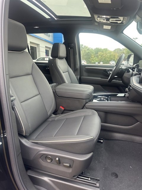 New 2026 Chevrolet Suburban Premier image 28