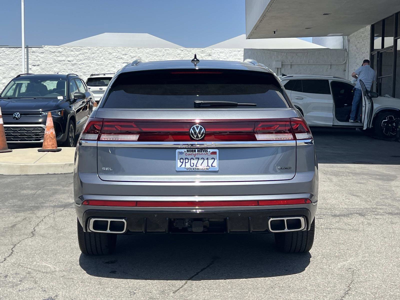 Certified 2024 Volkswagen Atlas Cross Sport SEL Premium R-Line AWD/4WD image 27