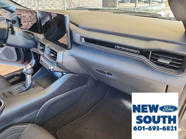 Used 2025 Ford Mustang Coupe image 12