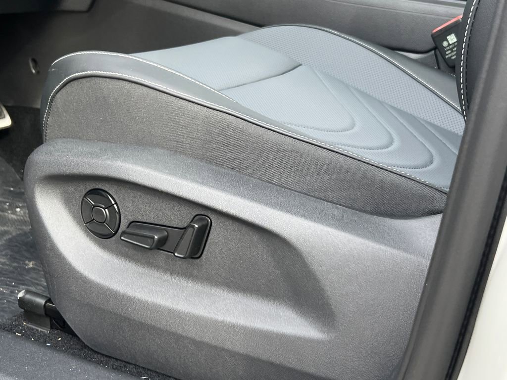 New 2026 Volkswagen Tiguan SE R-Line AWD/4WD image 20