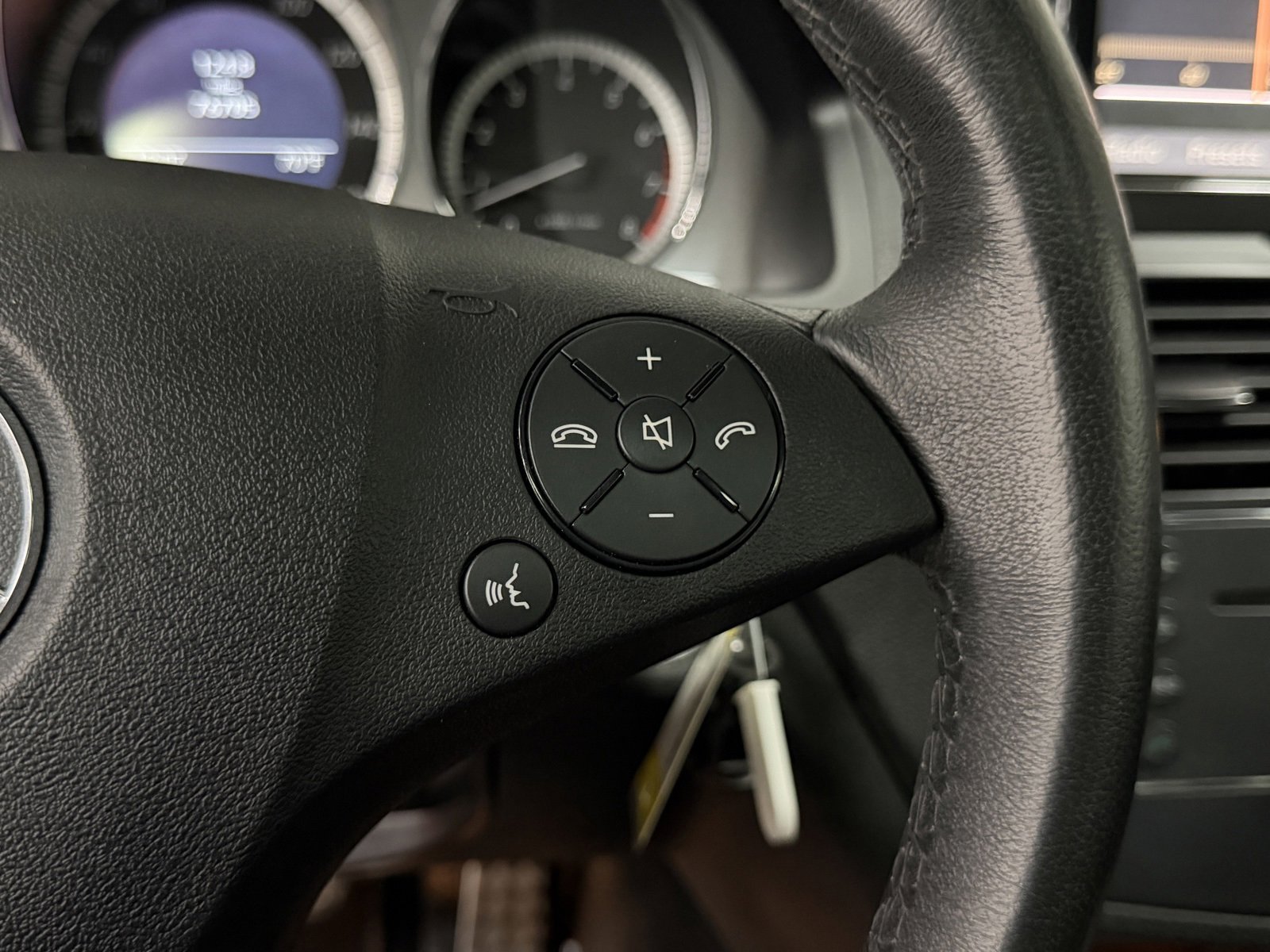 Used 2009 Mercedes-Benz C 300 Sedan image 28