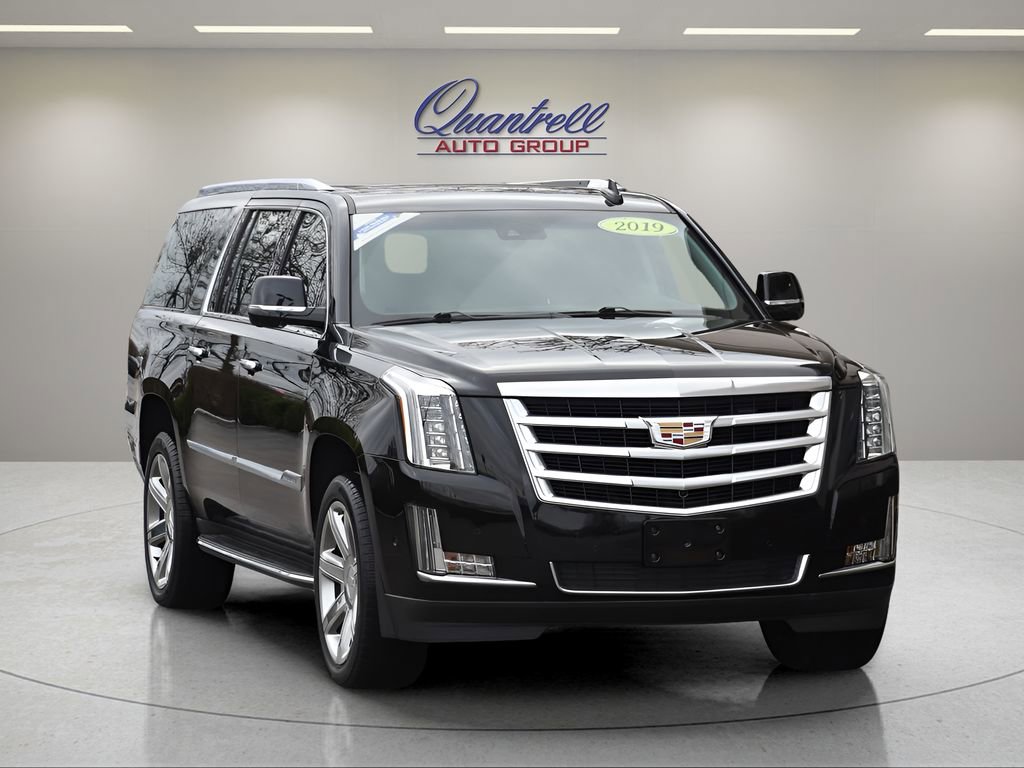 Used 2019 Cadillac Escalade ESV Luxury image 2