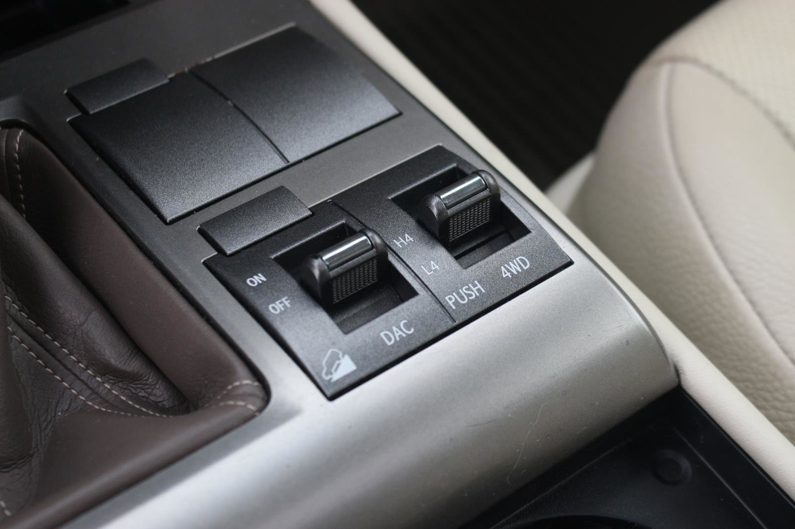 Used 2016 Lexus GX 460 image 24