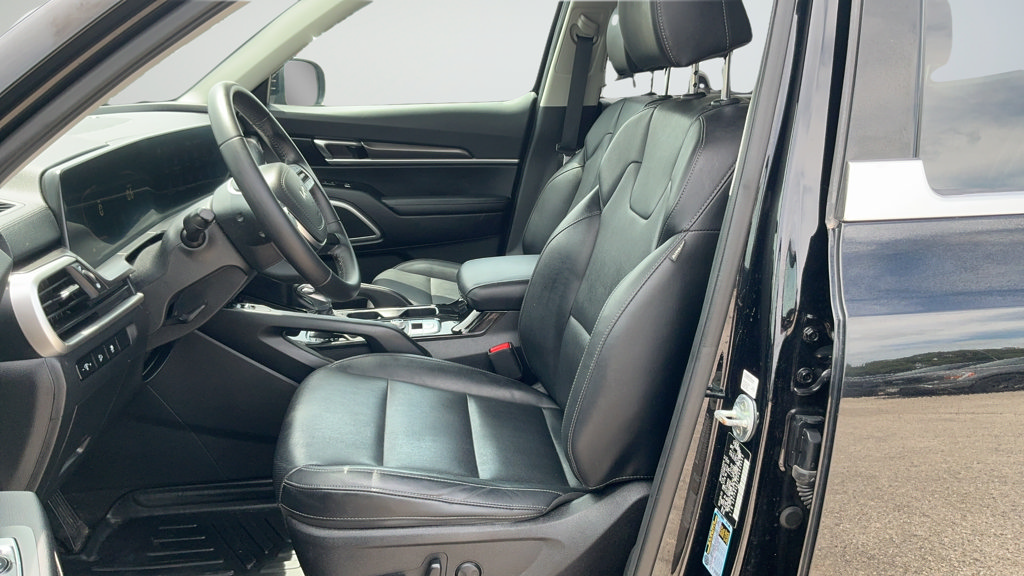Used 2023 Kia Telluride S w/ S Sunroof Package FWD image 17