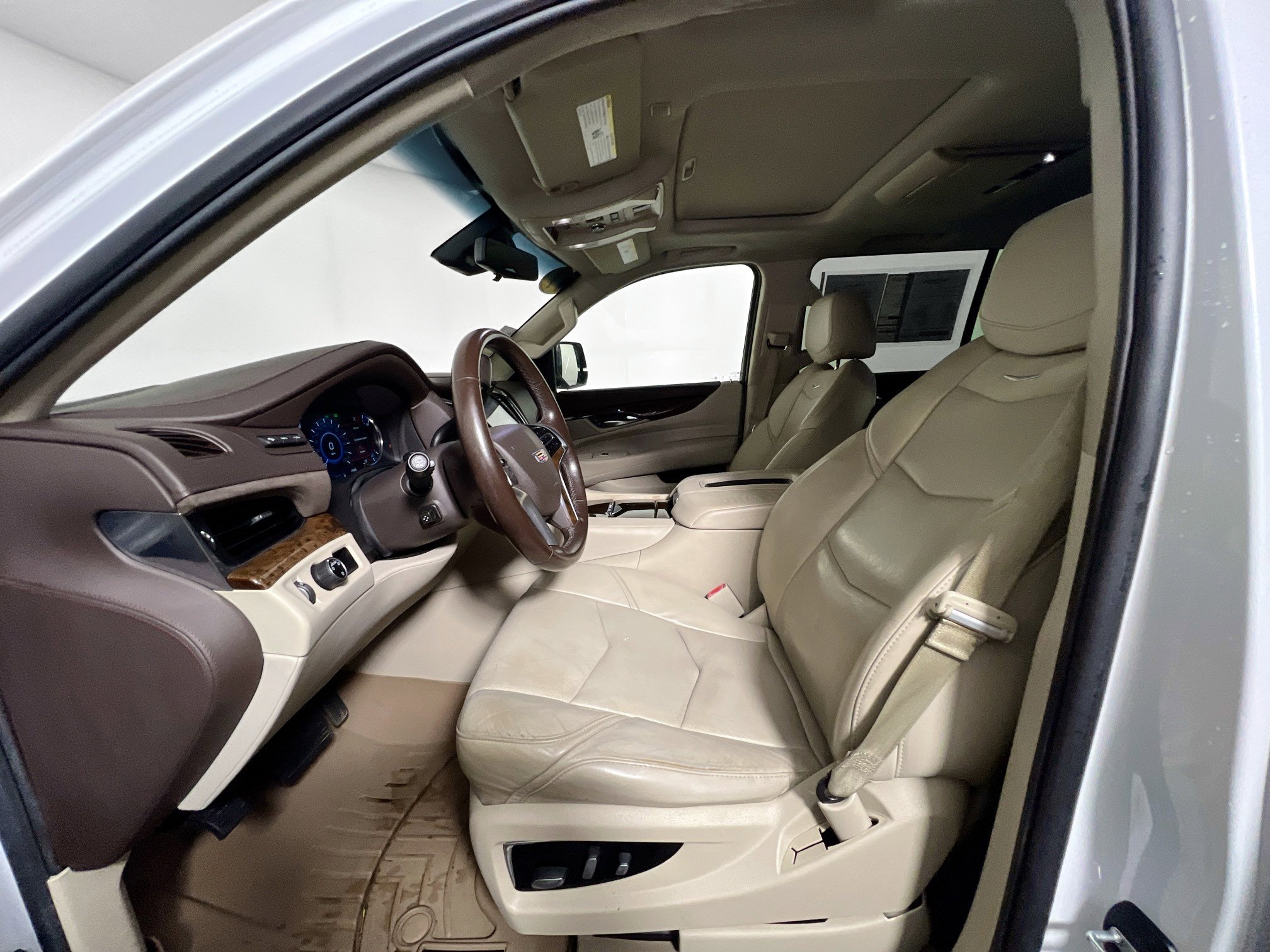 Used 2017 Cadillac Escalade ESV Luxury RWD image 14