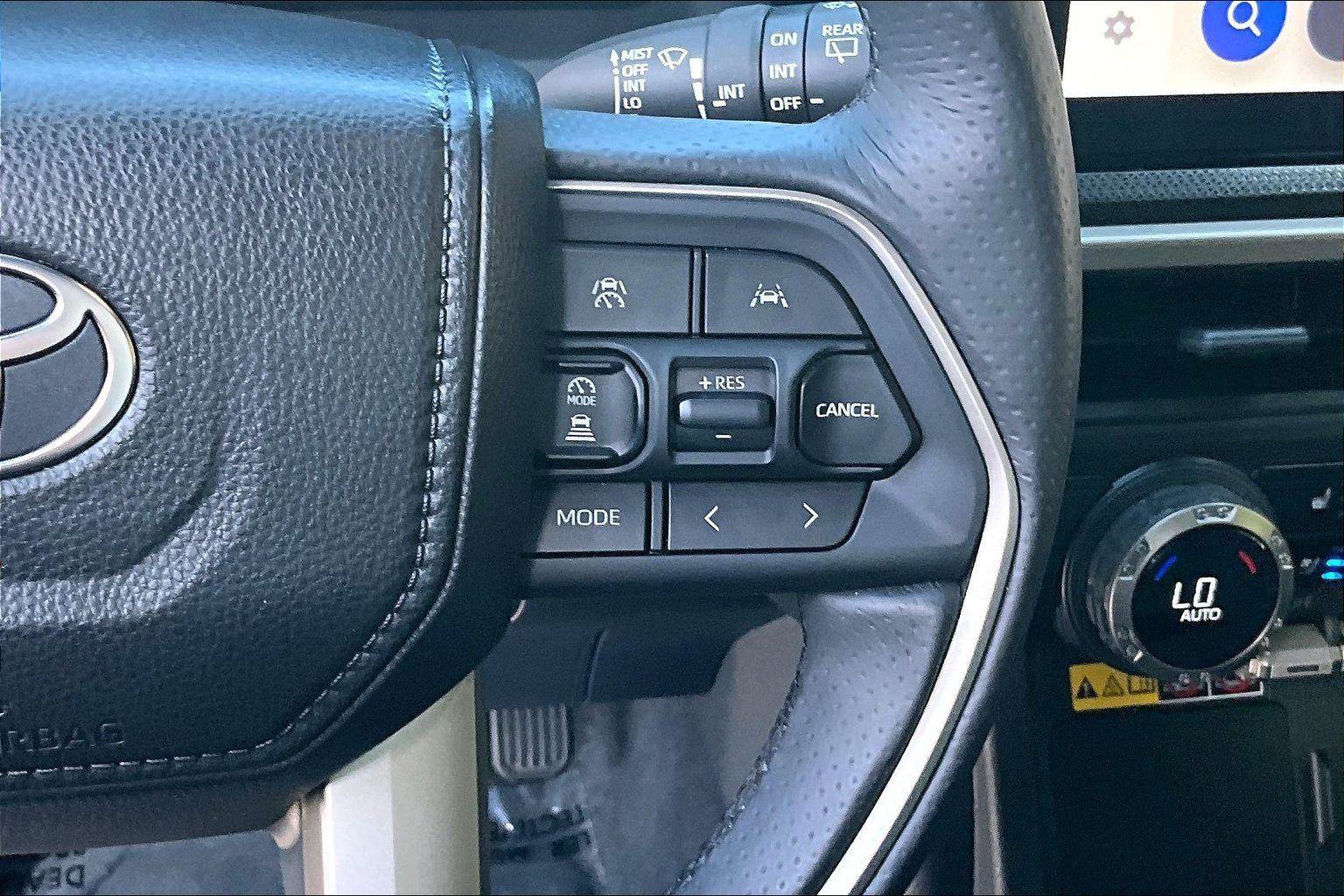 Used 2025 Toyota 4Runner Limited AWD/4WD image 20