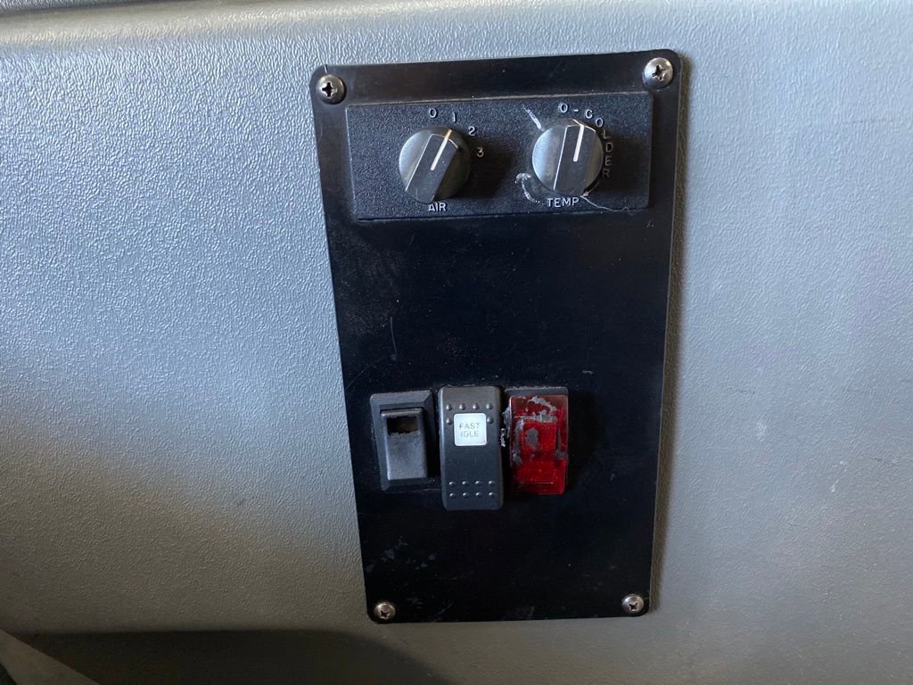 Used 2012 Ford E-450 and Econoline 450 Super Duty w/ Shuttle Bus Prep Pkg image 27