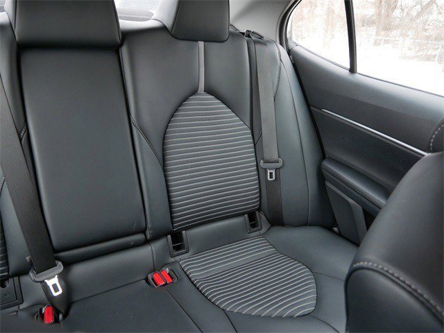 Used 2020 Toyota Camry SE image 15