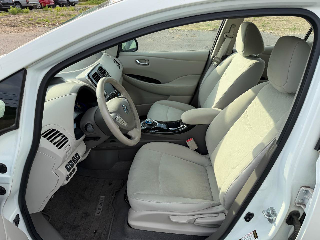 Used 2016 Nissan Leaf SV FWD image 11