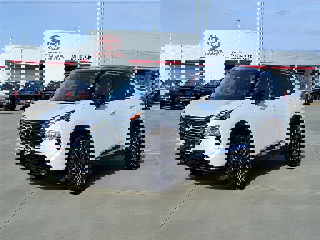 Used 2024 Nissan Rogue Platinum w/ Platinum Premium Package